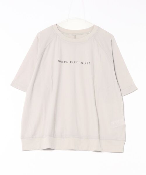 BELLUNA PLUS(ベルーナ)の「シャリニット素材ロゴプルオーバー(Tシャツ/カットソー・レディース・ブルーグレー/ブルー/チャコール・MEDIUM/LARGE/X-LARGE)」の2枚目の写真