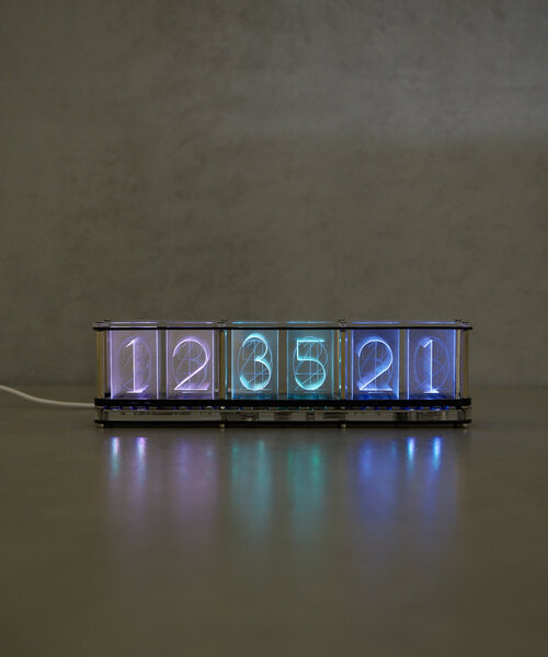 RGBチューブクロック RGB Tube Clock RGB TUBE CLOCK RGBチューブクロック（置時計）｜BIRTHDAY BAR