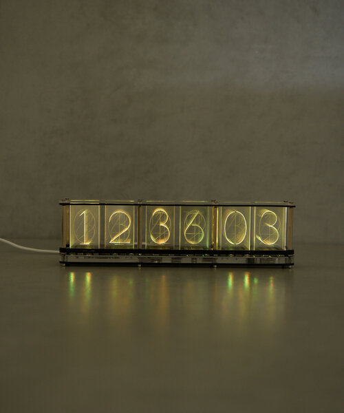 BIRTHDAY BAR（バースデイバー）の「RGB TUBE CLOCK　RGBチューブクロック（置時計・レディース・シルバー・0）」の6枚目の写真