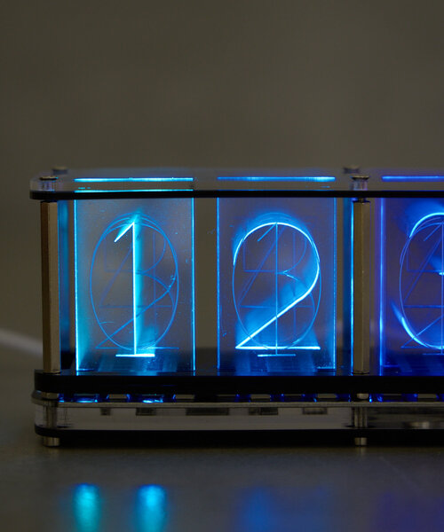 RGB TUBE CLOCK RGBチューブクロック（置時計）｜BIRTHDAY BAR