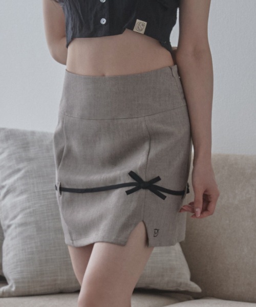M DOLLY(エムドリー)の「*M DOLLY original*playful ribbon mini skirt/プレイフルリボンミニスカート(スカート・レディース・アイボリー/グレー・S/M)」の2枚目の写真