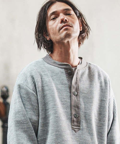 CAMBIO（カンビオ）の「msw1738- ウール混ビッグワッフルヘンリーネックニットソー(CAM-6649)（Tシャツ/カットソー・メンズ・ブラック/杢グレー/マスタード・M/L）」の2枚目の写真