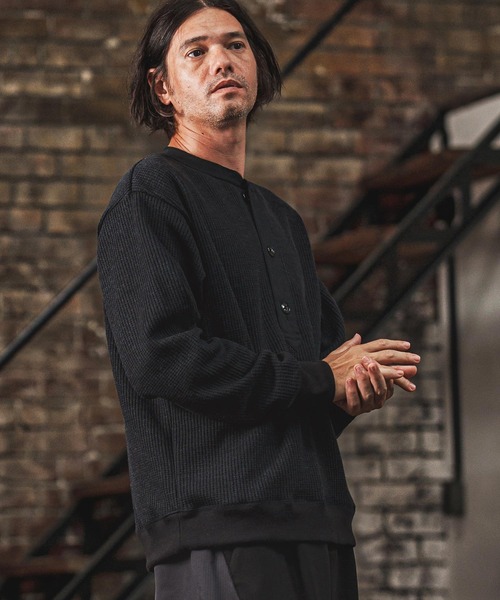 CAMBIO（カンビオ）の「msw1738- ウール混ビッグワッフルヘンリーネックニットソー(CAM-6649)（Tシャツ/カットソー・メンズ・ブラック/杢グレー/マスタード・M/L）」の17枚目の写真