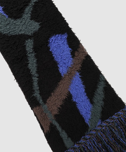KHOKI（コッキ）の「Jacquard-design muffler（マフラー・メンズ・レッド/グリーン/ブラック・FREE）」の6枚目の写真