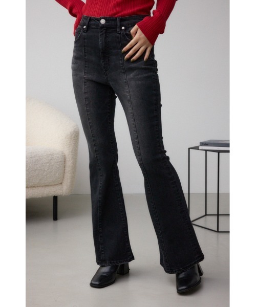 AZUL by moussy(アズールバイマウジー)の「AZUL DENIM オーバーダイ切替フレアデニム(デニムパンツ・レディース・ブルー/ライトブラック・MEDIUM/SMALL)」の3枚目の写真