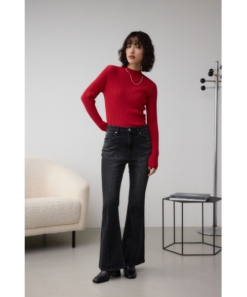 AZUL by moussy(アズールバイマウジー)の「AZUL DENIM オーバーダイ切替フレアデニム(デニムパンツ・レディース・ブルー/ライトブラック・MEDIUM/SMALL)」の4枚目の写真