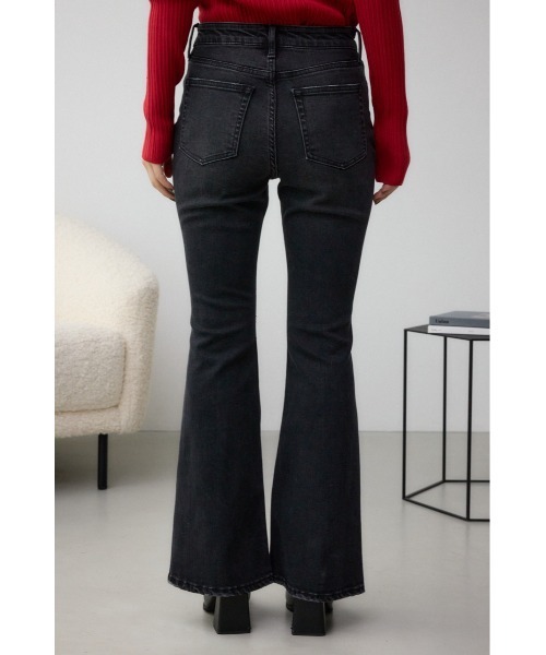 AZUL by moussy(アズールバイマウジー)の「AZUL DENIM オーバーダイ切替フレアデニム(デニムパンツ・レディース・ブルー/ライトブラック・MEDIUM/SMALL)」の8枚目の写真