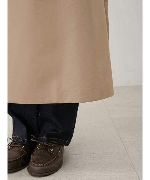 Mila Owen(ミラオーウェン)の「オーバーサイズトレンチコート(トレンチコート・レディース・ベージュ/モカ/ネイビー・0/1)」の16枚目の写真