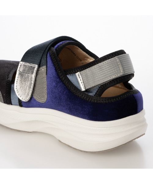 Mode et Jacomo(モードエジャコモ)の「【軽量】厚底ベルテッドスニーカー(スニーカー・レディース・ダークベージュ/ブラック系その他/グレー系その他4・23.5cm/23cm/24cm/22.5cm/25cm/24.5cm)」の15枚目の写真