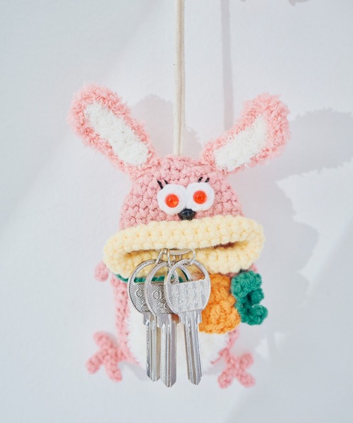 macaroni edge（マカロニエッジ）の「〈macaroni edge/マカロニエッジ〉毛糸のマスコット キーケース うさぎ（キーケース/キーアクセサリー・レディース・グレー/ピンク/ブラック/ホワイト・ONE SIZE）」の8枚目の写真