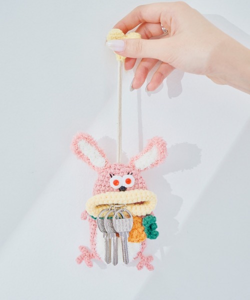 macaroni edge（マカロニエッジ）の「〈macaroni edge/マカロニエッジ〉毛糸のマスコット キーケース うさぎ（キーケース/キーアクセサリー・レディース・グレー/ピンク/ブラック/ホワイト・ONE SIZE）」の11枚目の写真