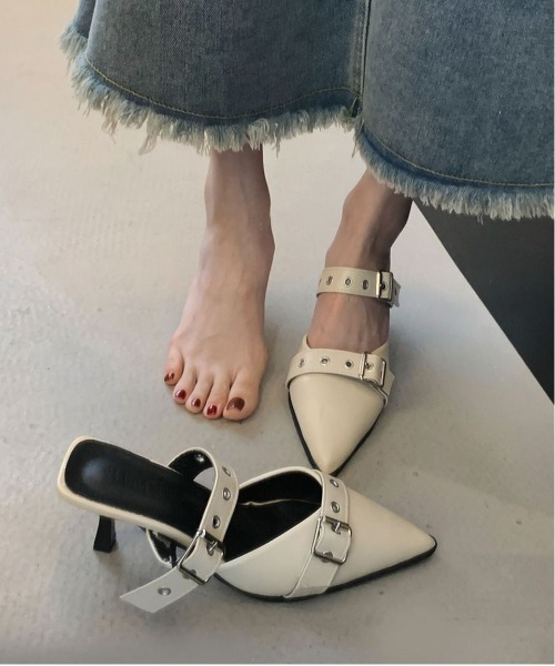 WEGO(ウィゴー)の「WEGO/スクエアトゥヒールパンプス(パンプス・レディース・シルバー/ホワイト/ブラック・MEDIUM/LARGE)」の11枚目の写真