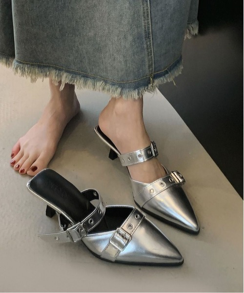 WEGO(ウィゴー)の「WEGO/スクエアトゥヒールパンプス(パンプス・レディース・シルバー/ホワイト/ブラック・MEDIUM/LARGE)」の21枚目の写真