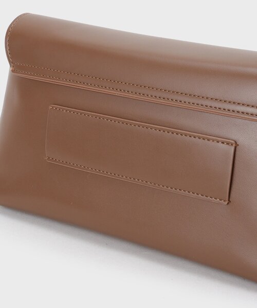 OPAQUE.CLIP（オペークドットクリップ）の「【3WAY】スムース合皮ワイドボディバッグ（ボディバッグ/ウエストポーチ・レディース・ブラック/ダークブラウン・00）」の17枚目の写真