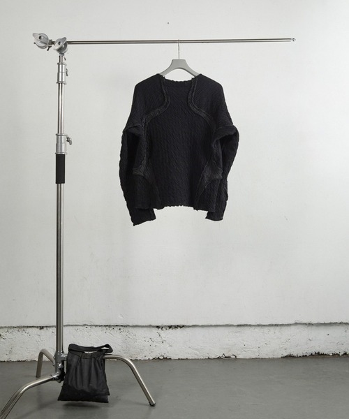 NVRFRGT(ネヴァーフォーゲット)の「PANELED LONG SLEEVE T SHIRT(Tシャツ/カットソー・メンズ・ライトグレー/ブラック・1/2)」の3枚目の写真