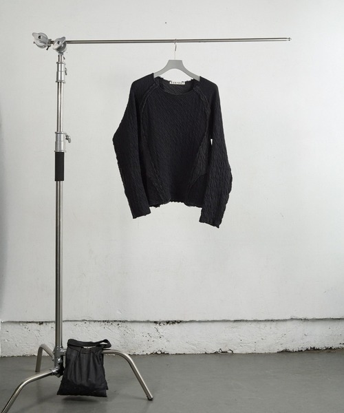 NVRFRGT(ネヴァーフォーゲット)の「PANELED LONG SLEEVE T SHIRT(Tシャツ/カットソー・メンズ・ライトグレー/ブラック・1/2)」の11枚目の写真
