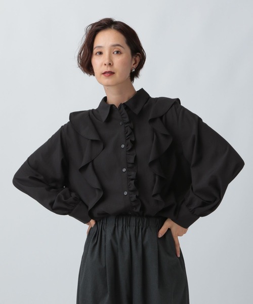 LEPSIM(レプシィム)の「アシメフリルシャツ 582419(シャツ/ブラウス・レディース・ベージュ/ブラック/オフホワイト・FREE)」の3枚目の写真