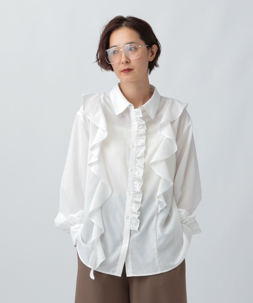 LEPSIM(レプシィム)の「アシメフリルシャツ 582419(シャツ/ブラウス・レディース・ベージュ/ブラック/オフホワイト・FREE)」の4枚目の写真