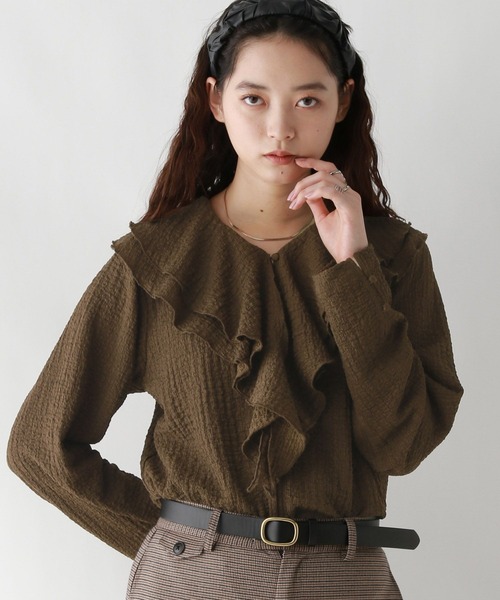 RAGEBLUE（レイジブルー）の「ワイドスリーブ/シャーリングフリルブラウス（シャツ/ブラウス・レディース・パープル/ホワイト/ブラウン・FREE）」の3枚目の写真