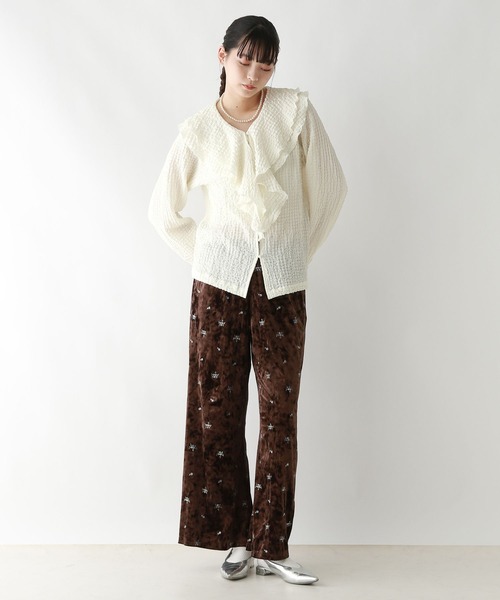 RAGEBLUE（レイジブルー）の「ワイドスリーブ/シャーリングフリルブラウス（シャツ/ブラウス・レディース・パープル/ホワイト/ブラウン・FREE）」の5枚目の写真