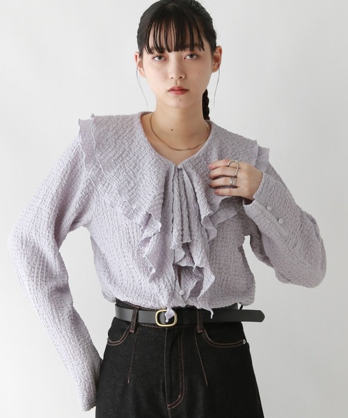 RAGEBLUE（レイジブルー）の「ワイドスリーブ/シャーリングフリルブラウス（シャツ/ブラウス・レディース・パープル/ホワイト/ブラウン・FREE）」の8枚目の写真