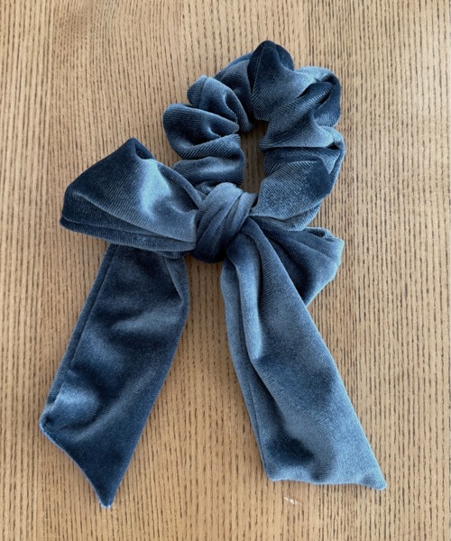 kutir（クティール）の「kutirlune／ベロアリボンシュシュ（シュシュ・レディース・ボルドー/ライトホワイト/ブラック/ブルー・FREE）」の13枚目の写真