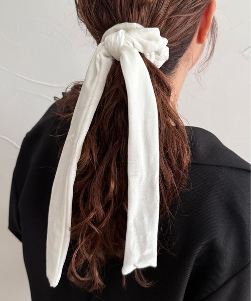 kutir（クティール）の「kutirlune／ベロアリボンシュシュ（シュシュ・レディース・ボルドー/ライトホワイト/ブラック/ブルー・FREE）」の14枚目の写真