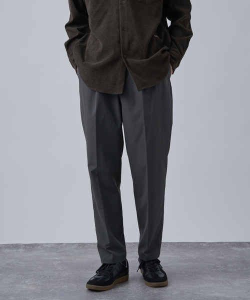 B.C STOCK(ベーセーストック)の「C.H.G テーパードスラックス(スラックス・メンズ・ブラック/チャコールグレー・MEDIUM/LARGE)」の1枚目の写真