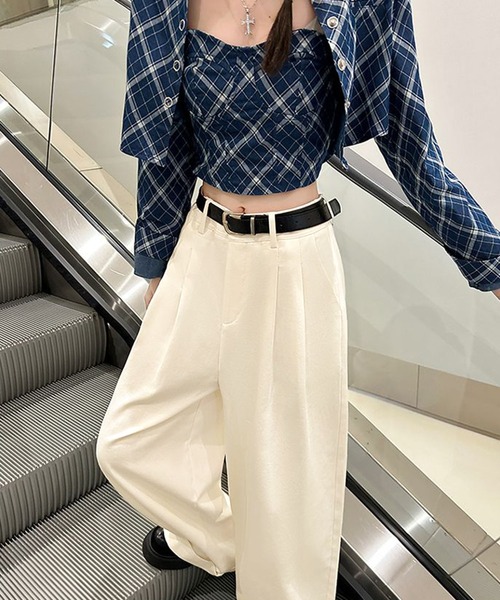 Kuroba(クロバ)の「タックワイドパンツ ベルト付き(その他パンツ・レディース・ベージュ/オフホワイト・S/L/M)」の2枚目の写真