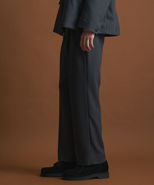 PUBLIC TOKYO（パブリックトウキョウ）の「〈セットアップ対応〉GRツイルエバークリーステーパードスラックス　/体温調節機能/オフィスカジュアル/ウォッシャブル/洗濯機洗い可（スラックス・メンズ・ダークブラウン/グレー/ブラック・1/2/3）」の16枚目の写真