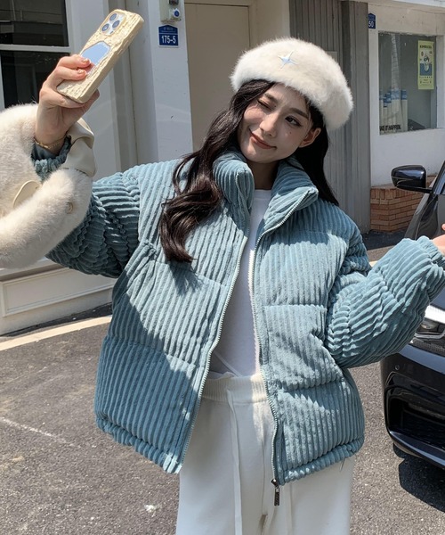 ARCADE（アーケード）の「コーデュロイ 中綿入り ダウン風ジャケット/オーバーサイズ ショート丈 -ARCADE Limited Line-（ダウンジャケット/コート・レディース・ブラック/アイボリー/ブルー/ブラウン/ピンク・S/M/L）」の4枚目の写真