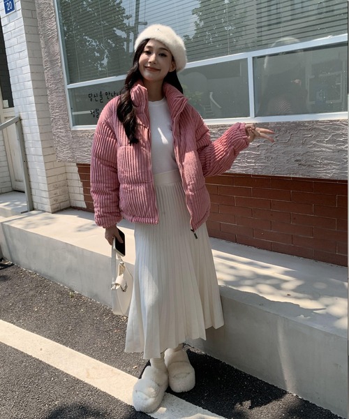 ARCADE（アーケード）の「コーデュロイ 中綿入り ダウン風ジャケット/オーバーサイズ ショート丈 -ARCADE Limited Line-（ダウンジャケット/コート・レディース・ブラック/アイボリー/ブルー/ブラウン/ピンク・S/M/L）」の15枚目の写真