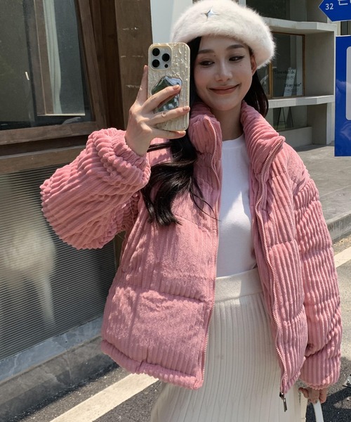 ARCADE（アーケード）の「コーデュロイ 中綿入り ダウン風ジャケット/オーバーサイズ ショート丈 -ARCADE Limited Line-（ダウンジャケット/コート・レディース・ブラック/アイボリー/ブルー/ブラウン/ピンク・S/M/L）」の17枚目の写真