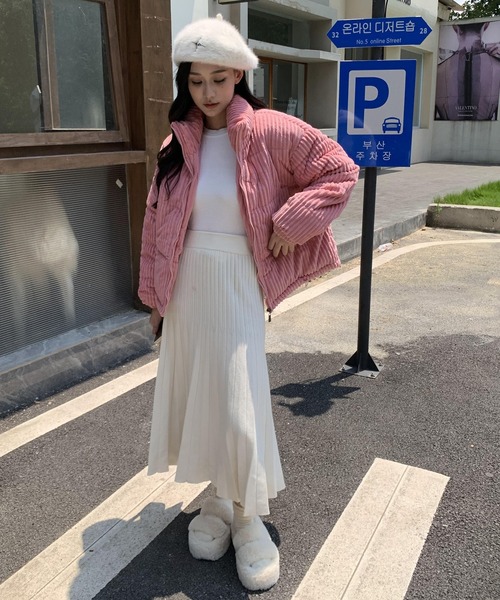 ARCADE（アーケード）の「コーデュロイ 中綿入り ダウン風ジャケット/オーバーサイズ ショート丈 -ARCADE Limited Line-（ダウンジャケット/コート・レディース・ブラック/アイボリー/ブルー/ブラウン/ピンク・S/M/L）」の18枚目の写真