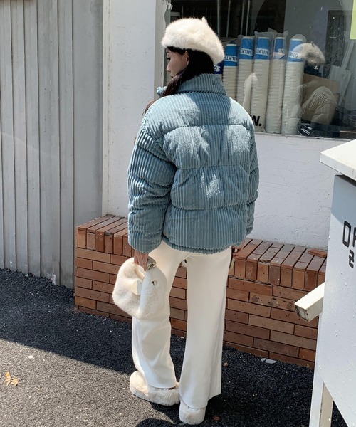 ARCADE（アーケード）の「コーデュロイ 中綿入り ダウン風ジャケット/オーバーサイズ ショート丈 -ARCADE Limited Line-（ダウンジャケット/コート・レディース・ブラック/アイボリー/ブルー/ブラウン/ピンク・S/M/L）」の20枚目の写真