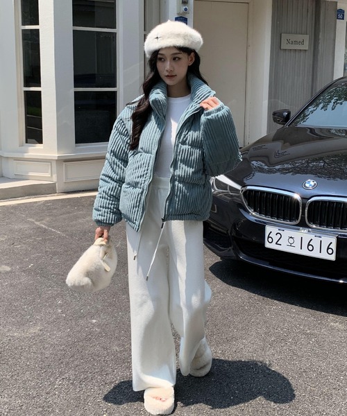 ARCADE（アーケード）の「コーデュロイ 中綿入り ダウン風ジャケット/オーバーサイズ ショート丈 -ARCADE Limited Line-（ダウンジャケット/コート・レディース・ブラック/アイボリー/ブルー/ブラウン/ピンク・S/M/L）」の11枚目の写真