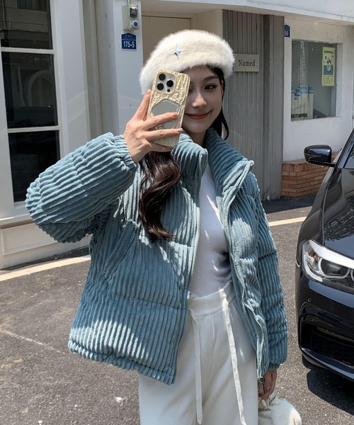 ARCADE（アーケード）の「コーデュロイ 中綿入り ダウン風ジャケット/オーバーサイズ ショート丈 -ARCADE Limited Line-（ダウンジャケット/コート・レディース・ブラック/アイボリー/ブルー/ブラウン/ピンク・S/M/L）」の14枚目の写真