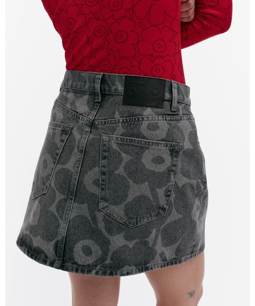 marimekko（マリメッコ）の「【ノベルティ付】《Maridenim》 Ruudut Unikko / skirt（デニムスカート・レディース・ライトグレー・40/36/34/38）」の4枚目の写真