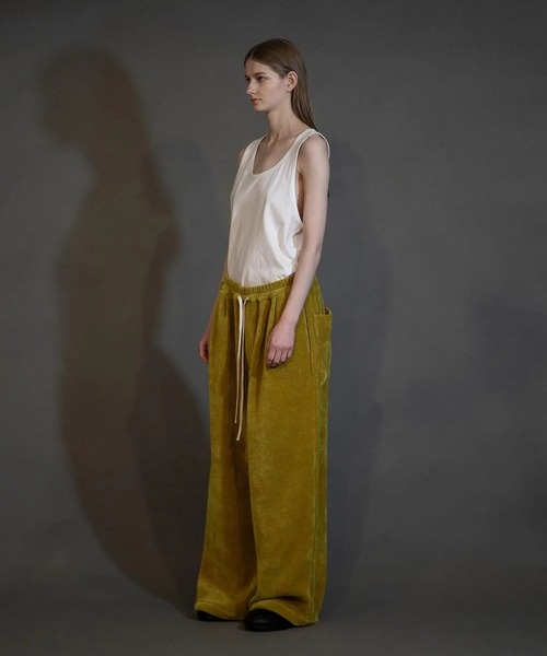 my beautiful landlet（マイビューティフルランドレット）の「【my beautiful landlet】 CHENILLE KNIT WIDE EASY PANTS（その他パンツ・メンズ・ベージュ/ネイビー/イエロー/グリーン/ブラック・1/2/0）」の12枚目の写真