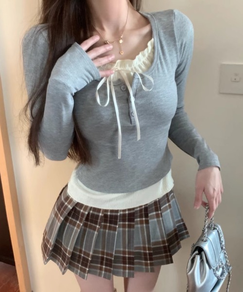 Mejoul（メジュール）の「フリルリボンレイヤード風リブヘンリートップス（Tシャツ/カットソー・レディース・ホワイト/グレー/ブラック/アイボリー/レッド・L/M）」の4枚目の写真