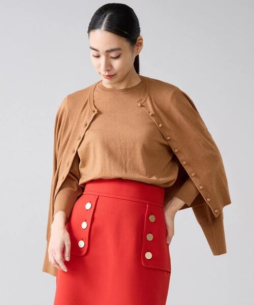 Tiara(ティアラ)の「クルミ釦クルーネックカーディガン(カーディガン/ボレロ・レディース・チャコールグレー/キャメル/パープル・FREE)」の4枚目の写真