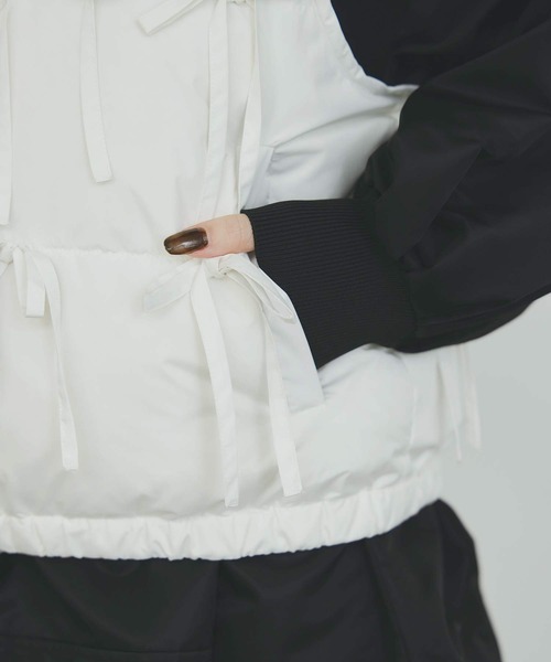 PICCIN（ピッチン）の「リボンダウンベスト（ダウンベスト・レディース・オフホワイト/ブラック・M）」の11枚目の写真