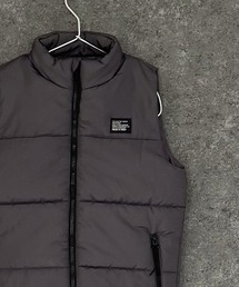 SHISKY（シスキー）の「スタンドカラー　フェイクダウン　ベスト（ダウンベスト）」