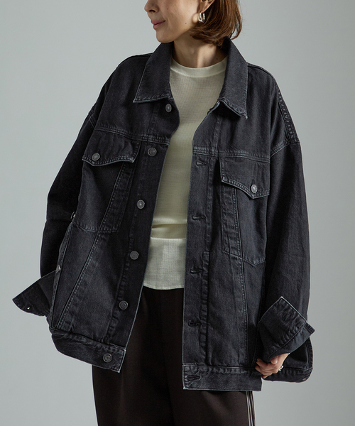 AGOLDE（エーゴールドイー）の「AGOLDE エーゴールドイー REWORKED WAYNE JACKET in Spider A5045-1557（デニムジャケット・レディース・ブラック系その他・SMALL/X-SMALL）」の2枚目の写真