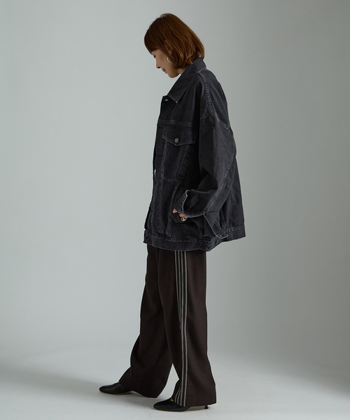 AGOLDE（エーゴールドイー）の「AGOLDE エーゴールドイー REWORKED WAYNE JACKET in Spider A5045-1557（デニムジャケット・レディース・ブラック系その他・SMALL/X-SMALL）」の4枚目の写真