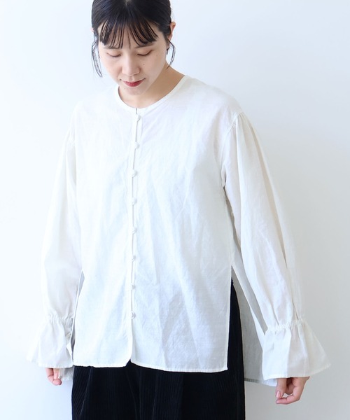 yuni(ユニ )の「△コットンキュプラリネンgather sleeves 2wayシャツ(シャツ/ブラウス・レディース・パープル/ピンク/アイボリー/ブラック・FREE)」の2枚目の写真