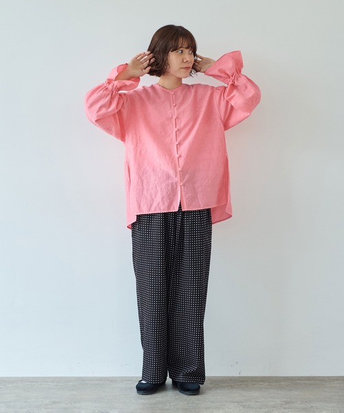 yuni(ユニ )の「△コットンキュプラリネンgather sleeves 2wayシャツ(シャツ/ブラウス・レディース・パープル/ピンク/アイボリー/ブラック・FREE)」の20枚目の写真