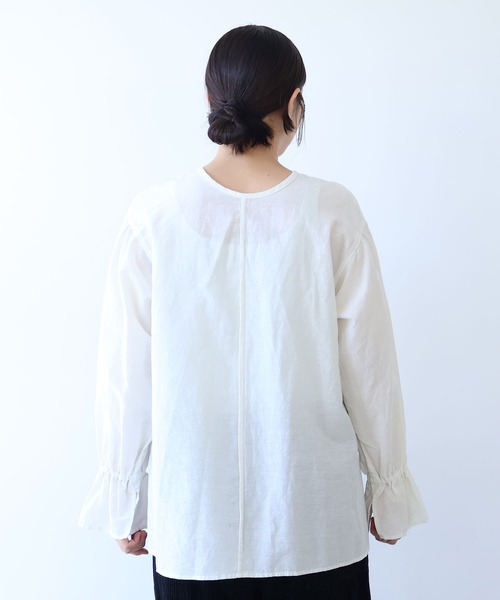 yuni(ユニ )の「△コットンキュプラリネンgather sleeves 2wayシャツ(シャツ/ブラウス・レディース・パープル/ピンク/アイボリー/ブラック・FREE)」の10枚目の写真