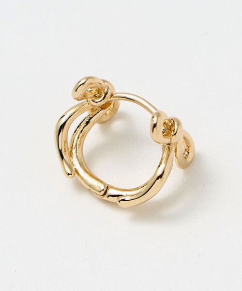 green label relaxing（グリーンレーベルリラクシング）の「リボン フープピアス（ピアス（両耳用）・レディース・シルバー/ゴールド・FREE）」の3枚目の写真