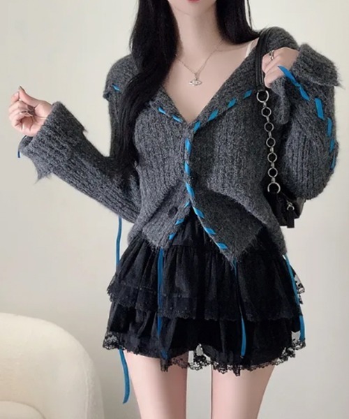 VIVID LADY(ビビッドレディー)の「配色レースアップ ショート丈 ニットカーディガン(ニット/セーター・レディース・ライトグレー/アイボリー/チャコールグレー・FREE)」の2枚目の写真